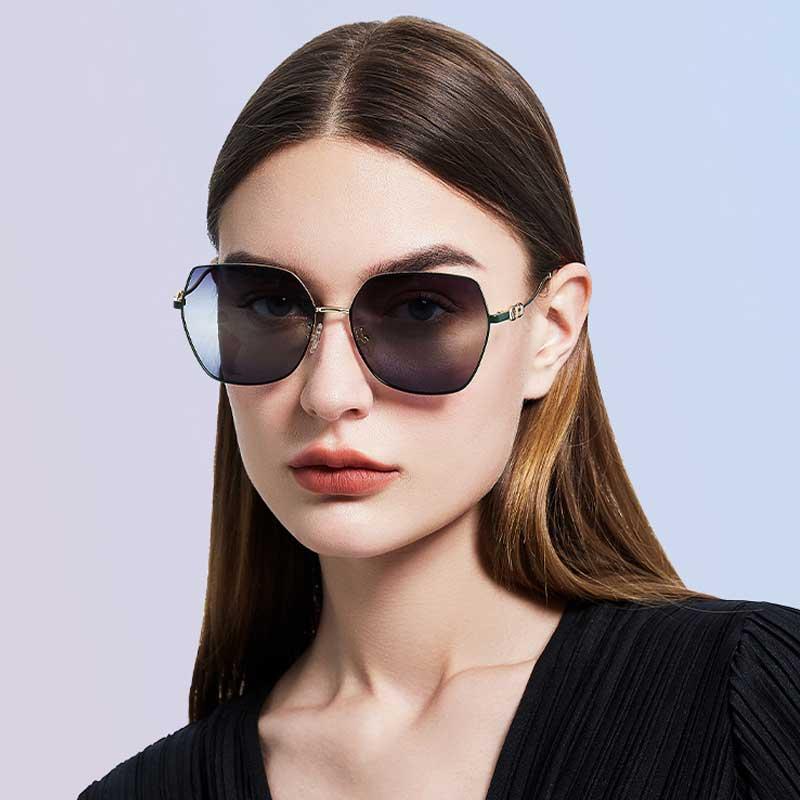 Sunglasses 2022 Luxury Elegant Women Polarized Lady Outdoor Driving Travel Gradient Shades Alloy Female UV Protect Sun Glasses
Sunglasses 2022 Luxury Elegant Women Polarized Lady Outdoor Driving Travel Gradient Shades Alloy Female UV Protect Sun Glasses