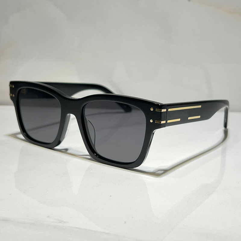 Sunglasses For Women and Men Summer style DSigna-ture S3U Anti-Ultraviolet Retro Plate Square Full frame Eyeglasses Random Box
Sunglasses For Women and Men Summer style DSigna-ture S3U Anti-Ultraviolet Retro Plate Square Full frame Eyeglasses Random Box