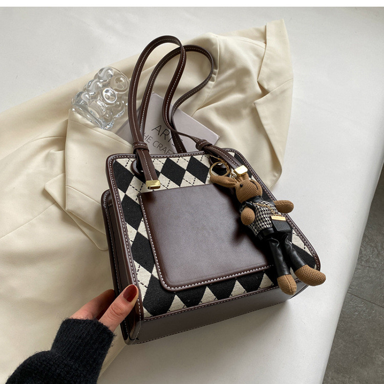 Luxury Designer Bags Fanny Pack With Pendant High Quality Canvas Square Handbags PU Mini Handbag Leisure Tote Bag Simple shoulder Bag Fashionable Messenger Wallets, As pic size 23.5*22.5*11cm
Luxury Designer Bags Fanny Pack With Pendant High Quality Canvas Square Handbags PU Mini Handbag Leisure Tote Bag Simple shoulder Bag Fashionable Messenger Wallets, As pic size 23.5*22.5*11cm