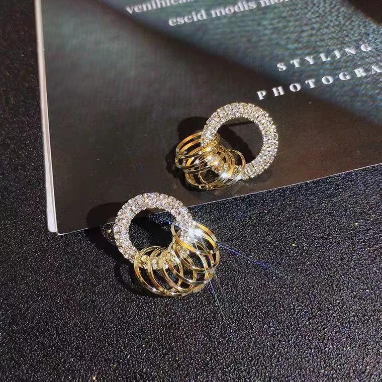 Dangle & Chandelier Fashion Personality Super Crystal Big Circles Hoop Earrings For Women Gold Color Jewelry Accessories Round Circle Earrin
Dangle & Chandelier Fashion Personality Super Crystal Big Circles Hoop Earrings For Women Gold Color Jewelry Accessories Round Circle Earrin