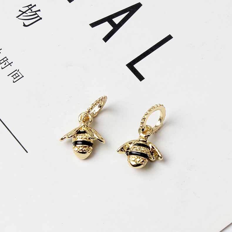 Popular High Quality 925 Sterling Silver Fashion Gold Bee and Honeycomb Cute Charm for Necklace Jewelry Fashion Accessories Diy Gift Pendant for Women