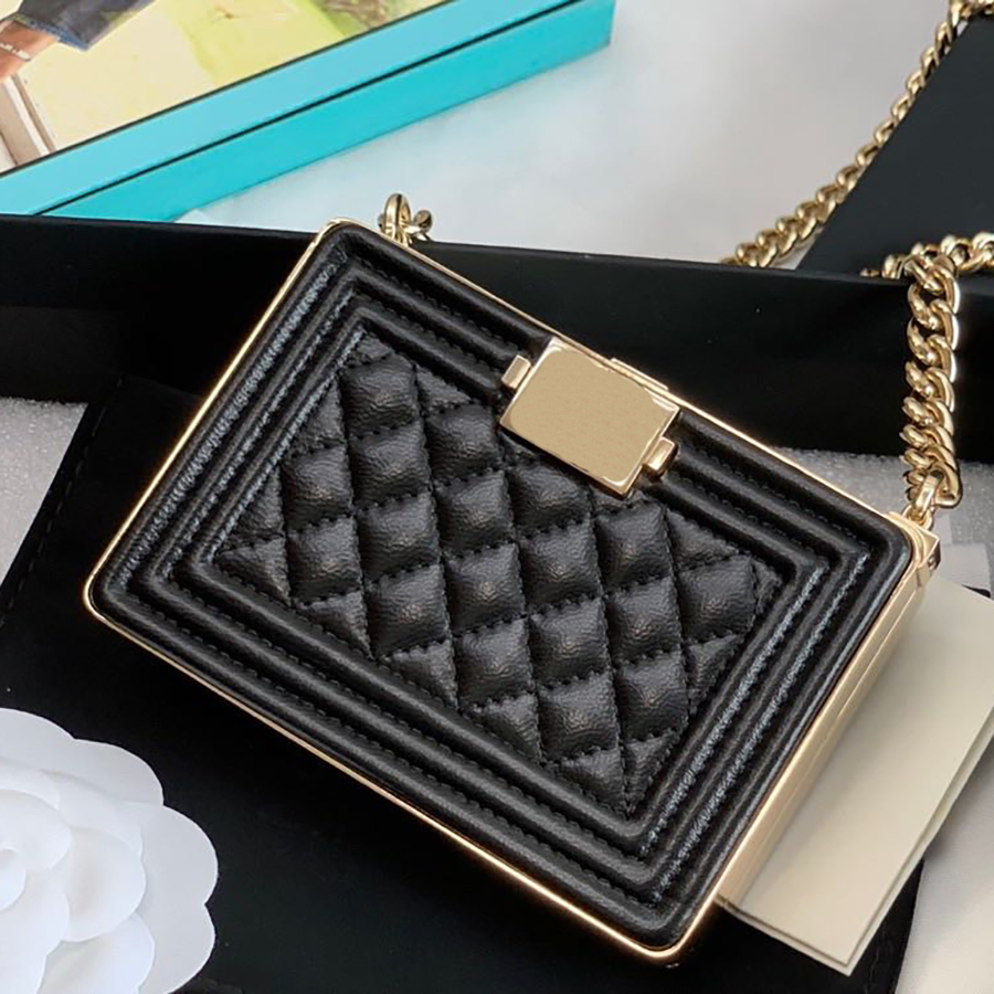 10A Mirror quality Boy Minaudiere Designer Women Cross Body Bags Luxuries Designers Chains Evening Bag Patent Leather Shoulder Bags With Box C073
10A Mirror quality Boy Minaudiere Designer Women Cross Body Bags Luxuries Designers Chains Evening Bag Patent Leather Shoulder Bags With Box C073
