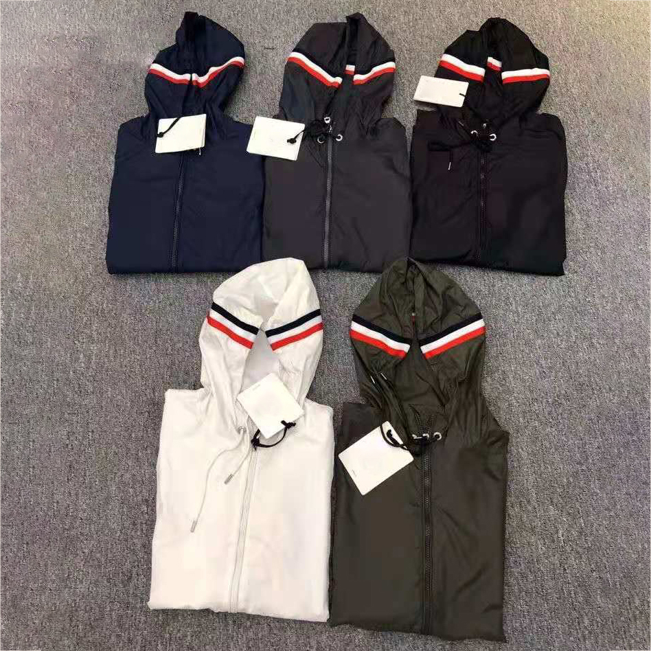 Designer maya Mens hoodes Jackets Sunscreen Bomber Embroidered Badge Outerwear coat, Supplement (not shipped separately)
Designer maya Mens hoodes Jackets Sunscreen Bomber Embroidered Badge Outerwear coat, Supplement (not shipped separately)