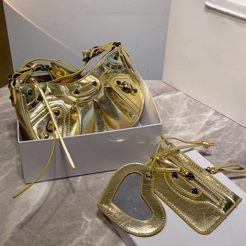 Bolsas de noche bags Llegada Mujer Lady Pequeño Hombro Bolsa Diseño Plisado Sillín Cruz Cuerpo Mensajero Con monedero Monedero Muchacha Locomotora Remache Handbag, Dust bag
Bolsas de noche bags Llegada Mujer Lady Pequeño Hombro Bolsa Diseño Plisado Sillín Cruz Cuerpo Mensajero Con monedero Monedero Muchacha Locomotora Remache Handbag, Dust bag