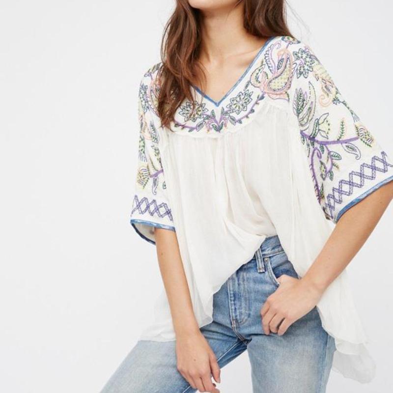 Women' Blouses & Shirts White Boo Blouse 2022 Summer Beads Floral Embroidered Short Sleeve V-neck Rayopn Long Shirt Casual Hippie Top
Women' Blouses & Shirts White Boo Blouse 2022 Summer Beads Floral Embroidered Short Sleeve V-neck Rayopn Long Shirt Casual Hippie Top
