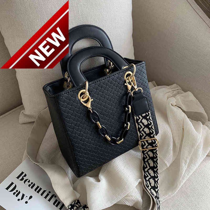 Bag Women's 2022 Autumn and Winter Korean Fashion Wide Shoulder Belt Princess Woven Single Messenger Handbag, Black
Bag Women's 2022 Autumn and Winter Korean Fashion Wide Shoulder Belt Princess Woven Single Messenger Handbag, Black