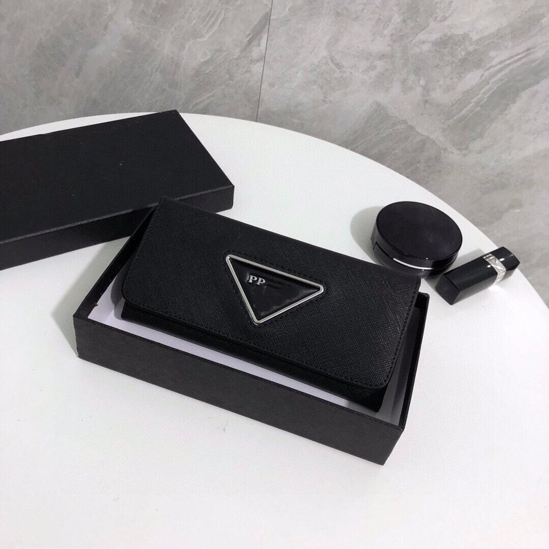 new fashion Card Holders caviar woman mini wallet Designer pure color genuine leather Pebble texture luxury Black wallet with box long
new fashion Card Holders caviar woman mini wallet Designer pure color genuine leather Pebble texture luxury Black wallet with box long