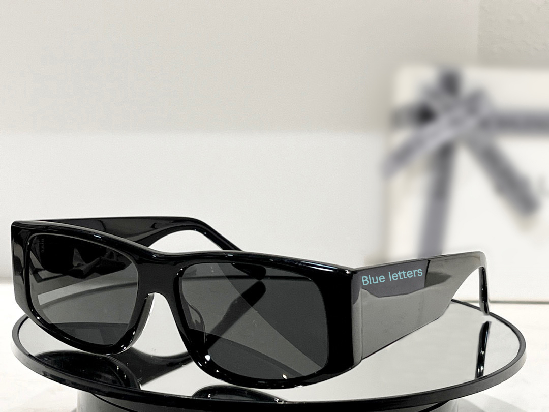 Sunglasses For Women Men Summer 0100 Fluorescent Color Letters Style Anti-Ultraviolet Retro Plate Full Frame Glasses Random Box
Sunglasses For Women Men Summer 0100 Fluorescent Color Letters Style Anti-Ultraviolet Retro Plate Full Frame Glasses Random Box