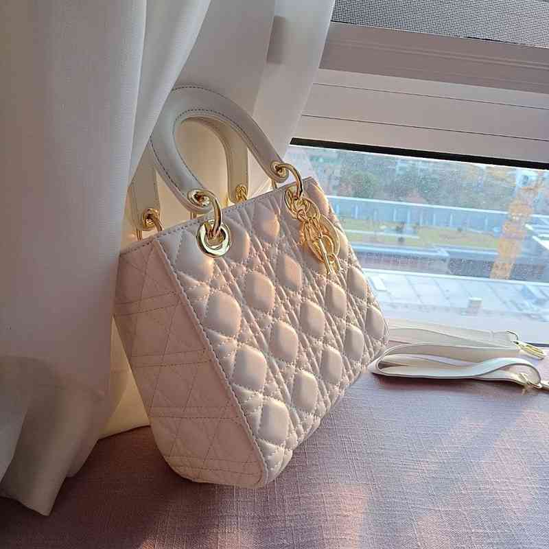 Factory Direct Sale Diana High Version Women's Light Luxury Hand 2022 New Fashion Single Shoulder Messenger Bag Black Designer
Factory Direct Sale Diana High Version Women's Light Luxury Hand 2022 New Fashion Single Shoulder Messenger Bag Black Designer