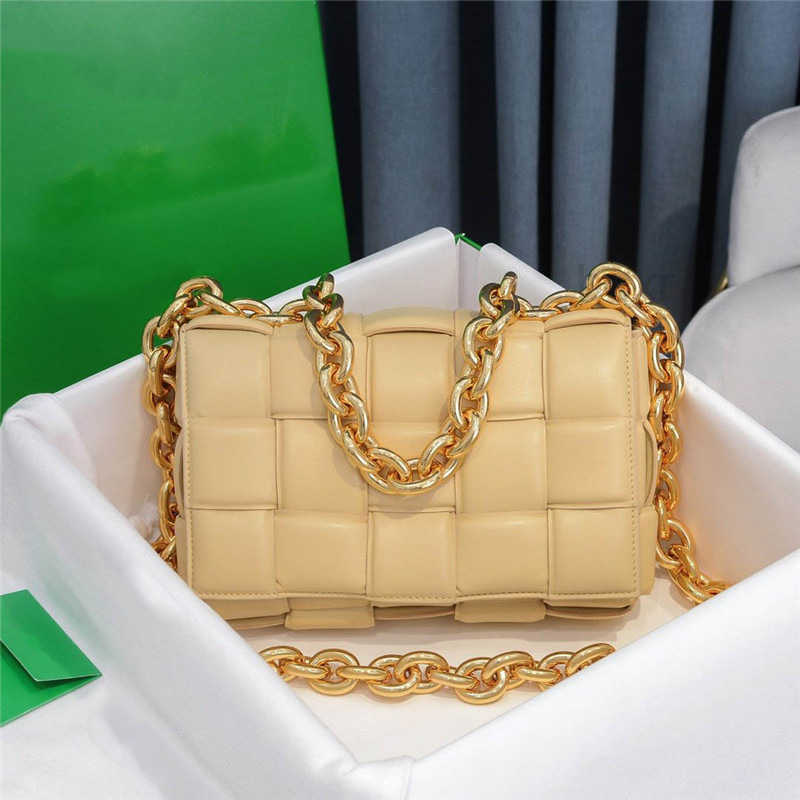 7A Quality Designer Shoulder pad Padded Cassette tote Bag Crossbody woman fashion cross body totes Clutch Bags Small Luxury Woven Weave
7A Quality Designer Shoulder pad Padded Cassette tote Bag Crossbody woman fashion cross body totes Clutch Bags Small Luxury Woven Weave