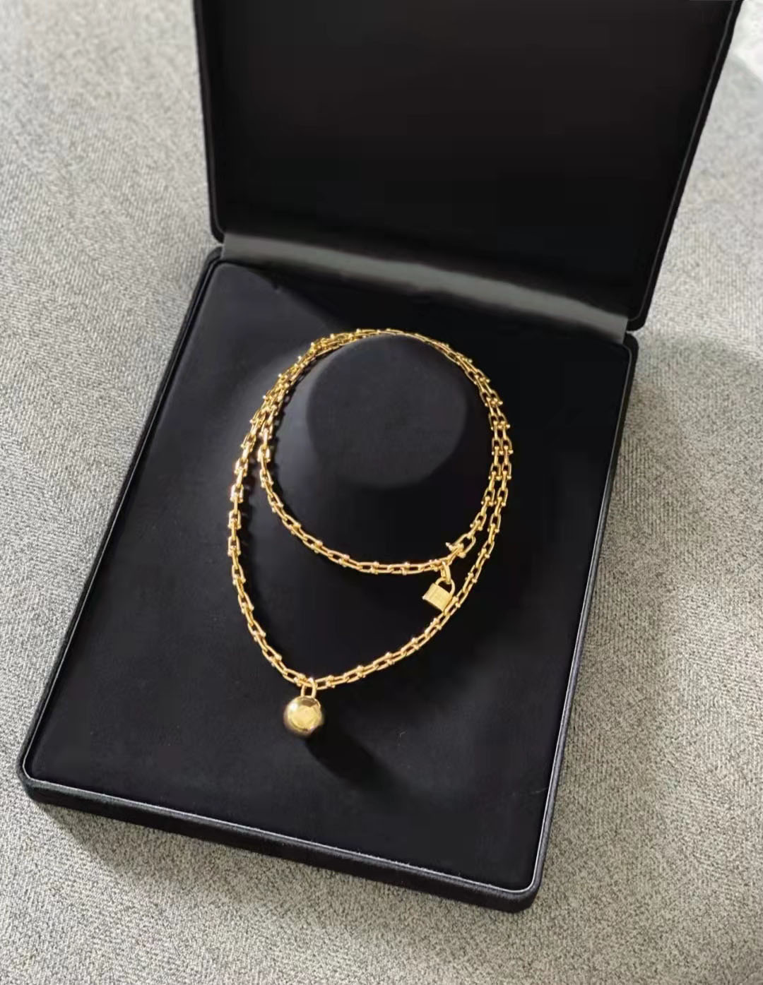 Necklace Bracelet Ball lock Horseshoe hardware designer Women Men couple fashion watche Top Quality Wedding Party Thanksgiving Day Valentine Gold Silver Rose 04
Necklace Bracelet Ball lock Horseshoe hardware designer Women Men couple fashion watche Top Quality Wedding Party Thanksgiving Day Valentine Gold Silver Rose 04