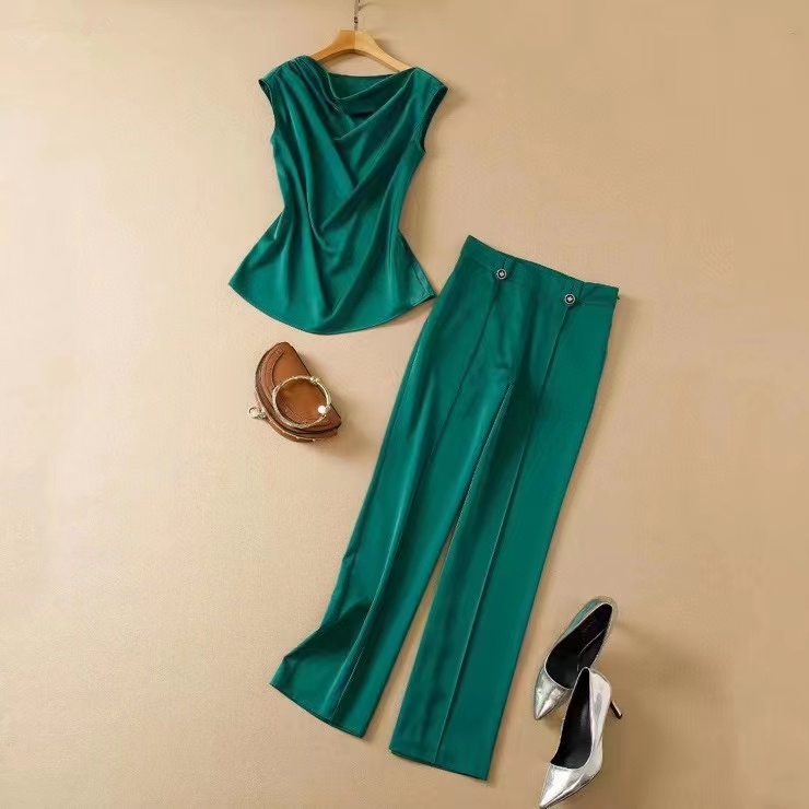 European and American women's summer 2022 new Sleeveless pleated vest Green trousers Fashion suits two-piece
European and American women's summer 2022 new Sleeveless pleated vest Green trousers Fashion suits two-piece