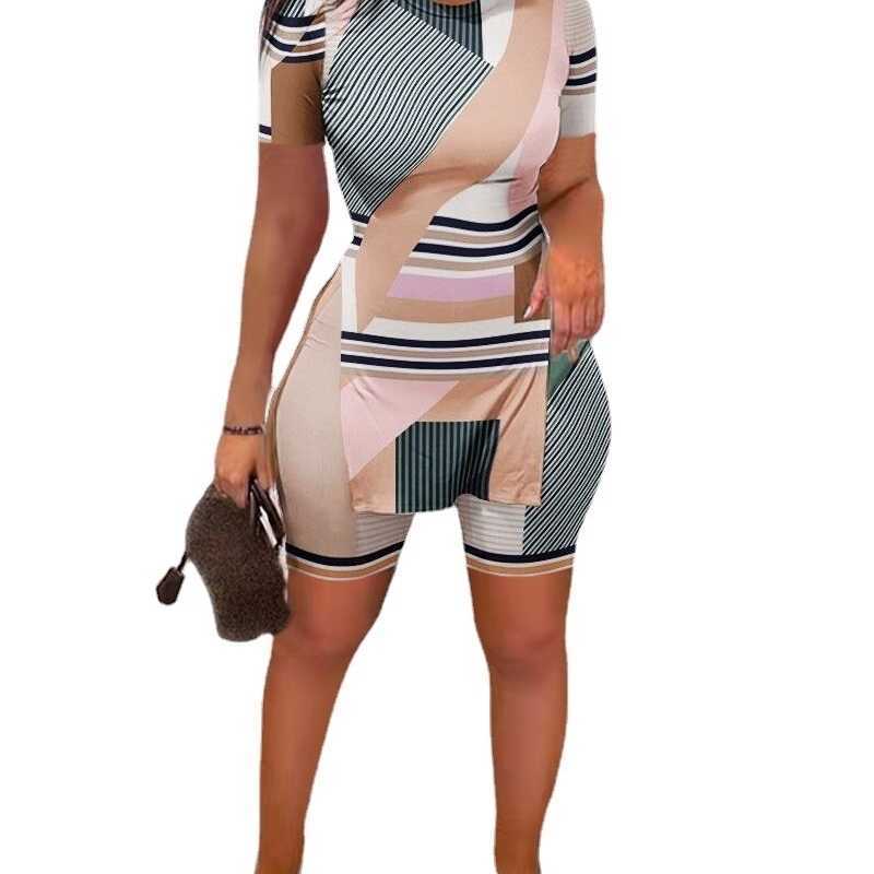 Two Piece Women Set Designer Tracksuits Letter Print Split Hem Short Sleeved Shorts Outfits Sweatsuit