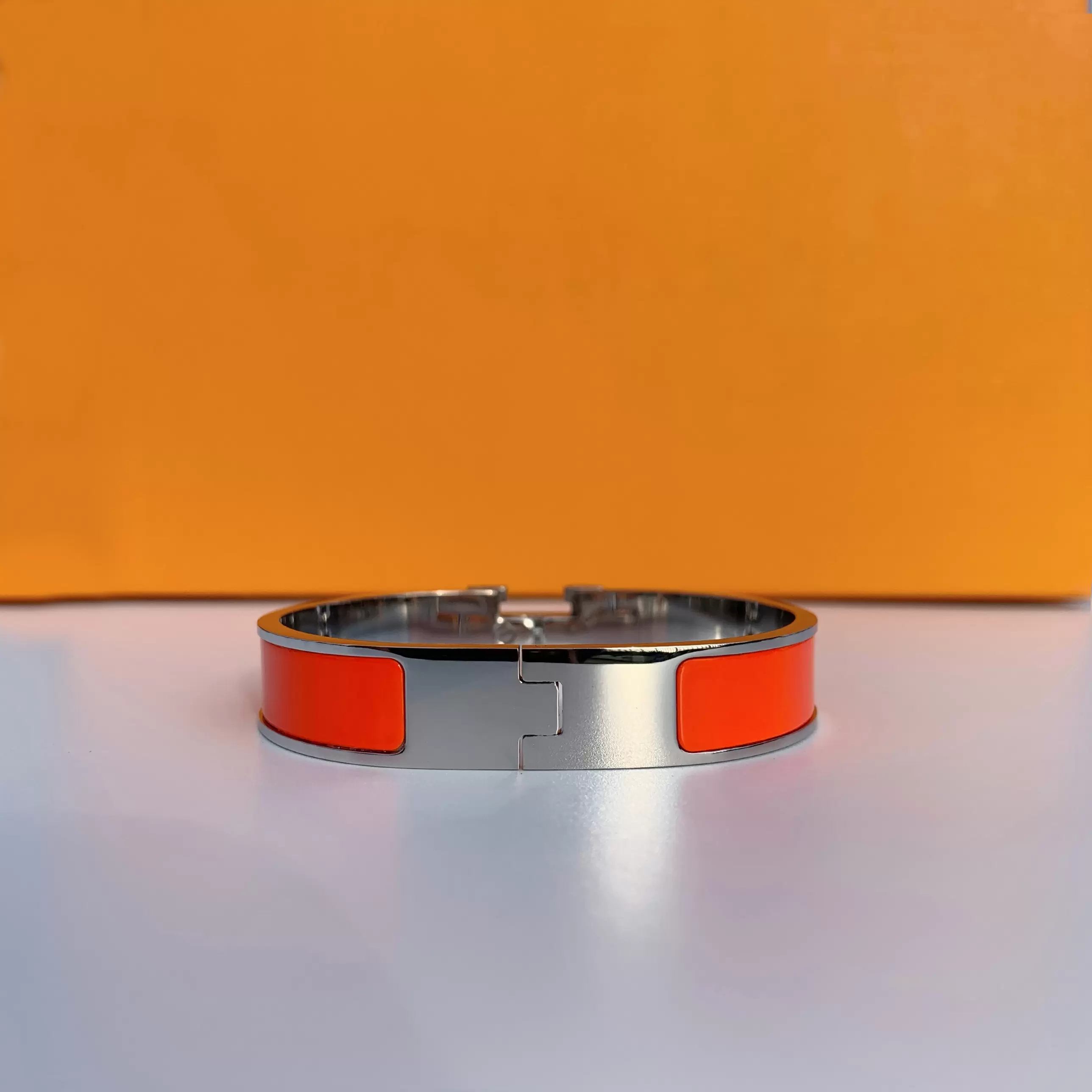 Stainless Steel Bangle Bracelet Designer Classic Fashion Simple Men Bracelet Jewelry 6 Colors Optional Exquisite Wholesale With Box
Stainless Steel Bangle Bracelet Designer Classic Fashion Simple Men Bracelet Jewelry 6 Colors Optional Exquisite Wholesale With Box
