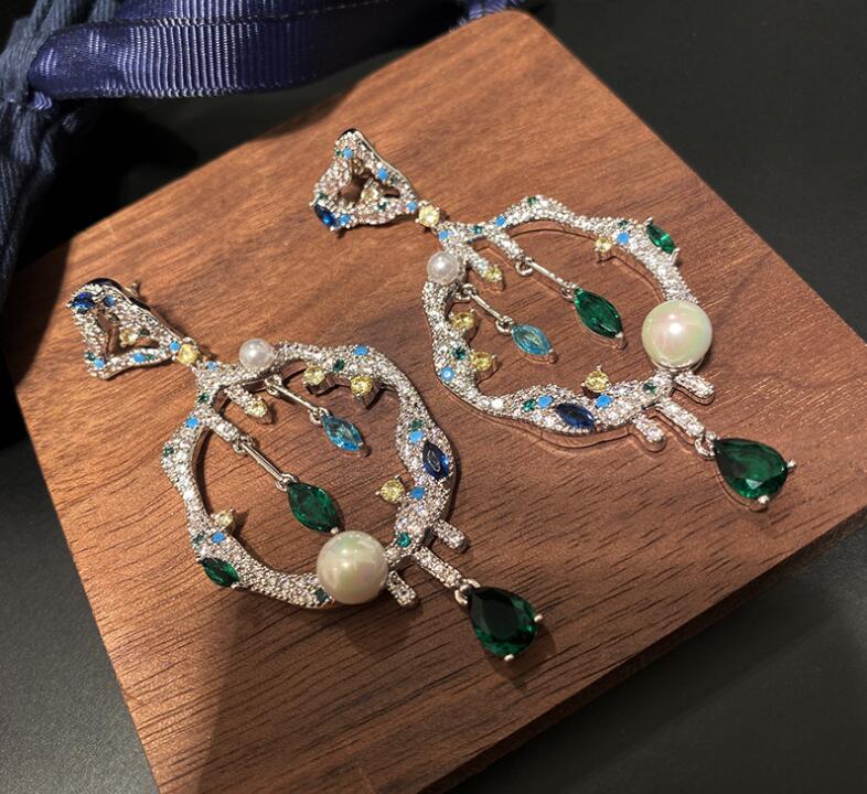 Dangle & Chandelier Retro Color Green Rhinestone Abstract Graphic Earrings Exaggerated Irregular Ear AccessoriesDangle
Dangle & Chandelier Retro Color Green Rhinestone Abstract Graphic Earrings Exaggerated Irregular Ear AccessoriesDangle