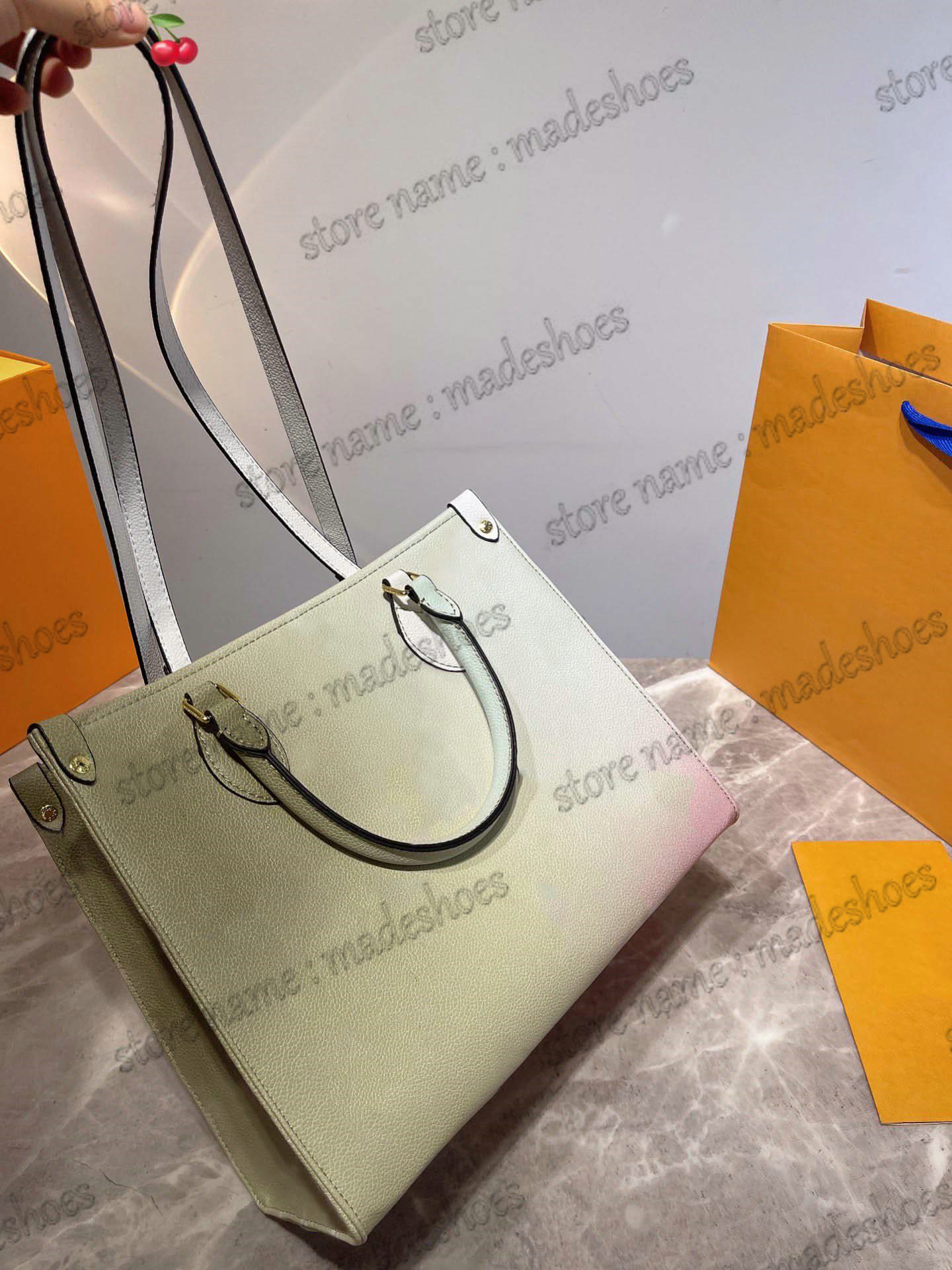 Fade Onthego MM Spring in the City 22ss Colorful Sunrise Designer Tote Bag Gradient Blue Monograms Pattern Handle Bags Luxury Handbag Women CrossBody Sunset On The Go
Fade Onthego MM Spring in the City 22ss Colorful Sunrise Designer Tote Bag Gradient Blue Monograms Pattern Handle Bags Luxury Handbag Women CrossBody Sunset On The Go