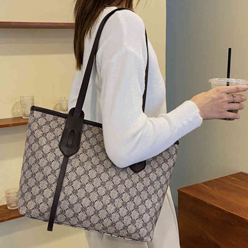 Purse Design super women new large capacity tote one shoulder hand shopping bag, Brown
Purse Design super women new large capacity tote one shoulder hand shopping bag, Brown