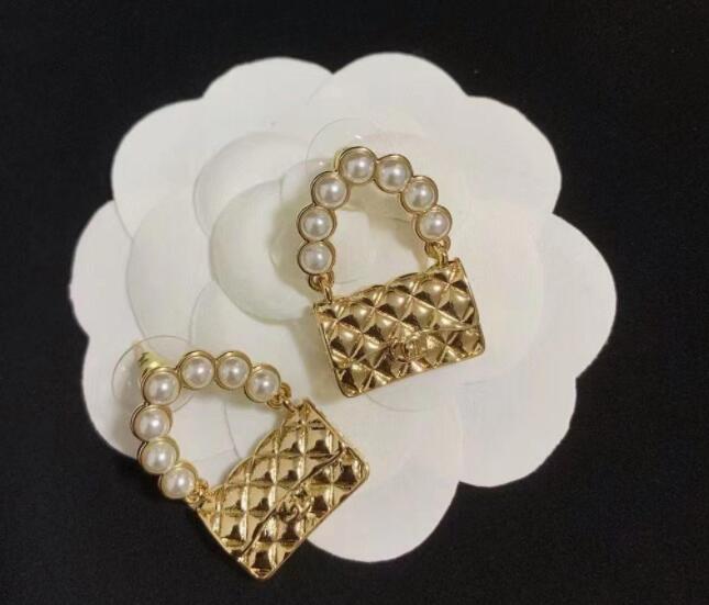 22ss 20style High Quality Double Letter Stud Circle Earrings Long Dangle Hoop Flower Pearl Crystal Rhinestone Wedding Jewelry Accessories
22ss 20style High Quality Double Letter Stud Circle Earrings Long Dangle Hoop Flower Pearl Crystal Rhinestone Wedding Jewelry Accessories