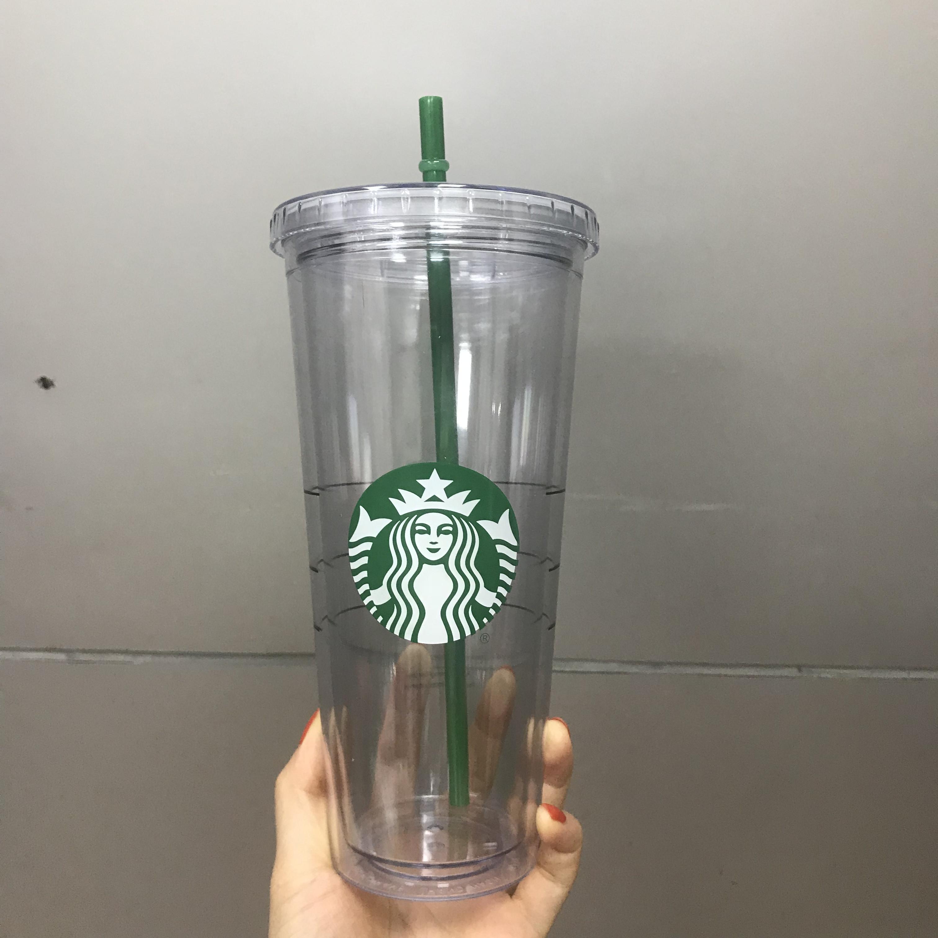 Starbucks Mugs 24oz 710ml Plastic Cups Reusable Doublelayer Transparent Coffee Flat Straw Column Cover Bdian Cup Milk Tea Cup in stock, As shown 
Starbucks Mugs 24oz 710ml Plastic Cups Reusable Doublelayer Transparent Coffee Flat Straw Column Cover Bdian Cup Milk Tea Cup in stock, As shown