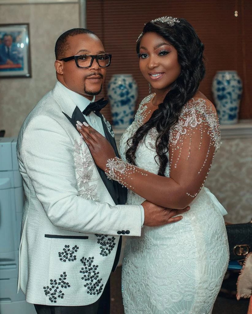 2022 Plus Size Arabic Aso Ebi Luxurious Mermaid Lace Wedding Dress Sheer Neck Long Sleeves Bridal Gowns Dress ZJ858