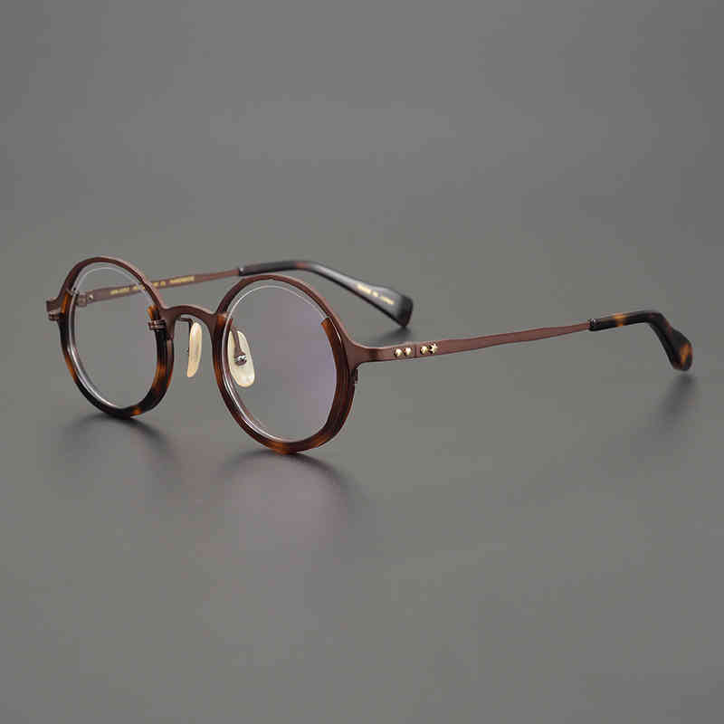 Limited round frame hand-made irregular shape eyeglass frame is unique, and the artistic frame can be matched with
Limited round frame hand-made irregular shape eyeglass frame is unique, and the artistic frame can be matched with