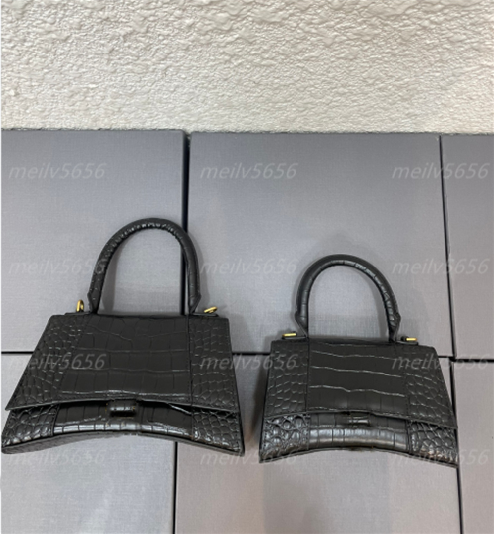 5A Top handbag designer wallets shoulder cross bags wallet handbags half moon tramp buckle Mini pure crocodile single handle handbag women's luxury Purses, Box
5A Top handbag designer wallets shoulder cross bags wallet handbags half moon tramp buckle Mini pure crocodile single handle handbag women's luxury Purses, Box