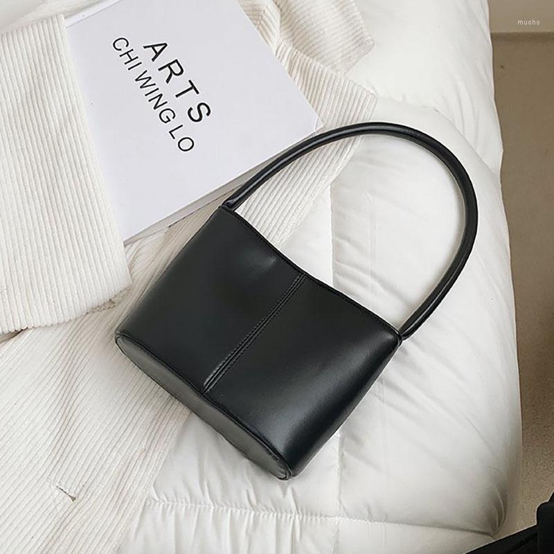 Evening Bags Simple Fashion Women's Bag 2022 Trend Woman Spring Solid Luxury Female Handbags Small Flap Underarm Shoulder For WomenEveni, Black
Evening Bags Simple Fashion Women's Bag 2022 Trend Woman Spring Solid Luxury Female Handbags Small Flap Underarm Shoulder For WomenEveni, Black