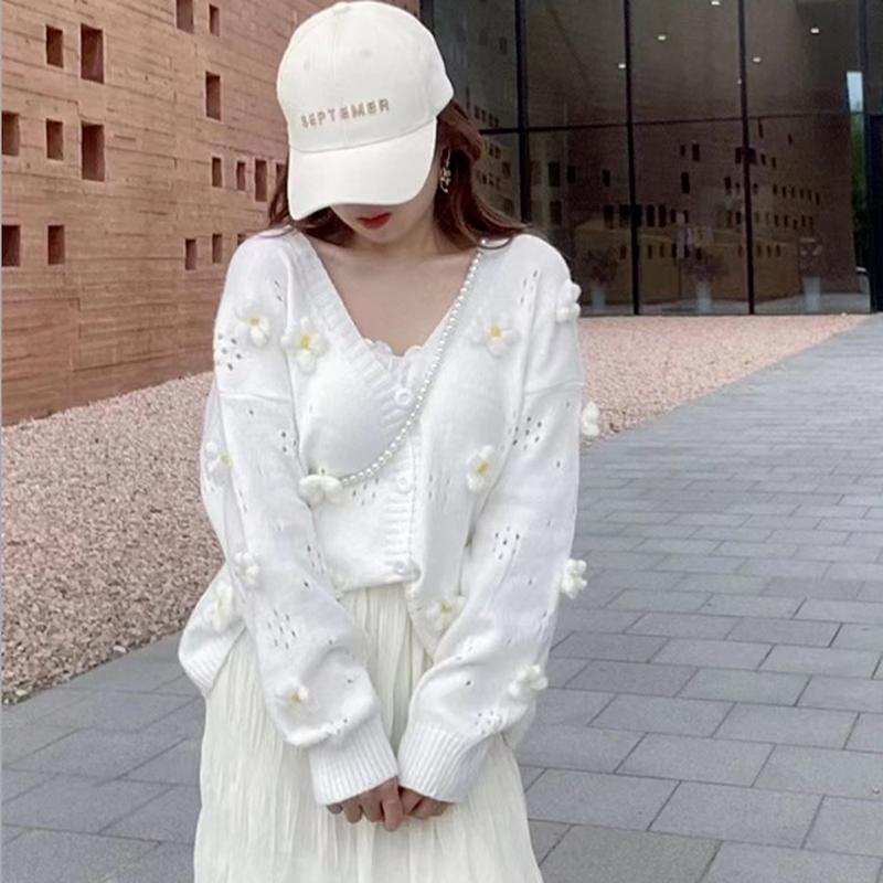 Women's Knits & Tees Three-dimensional Flower Hollow Top White Knit Autumn Sun Protection Cardigan Jacket Fashion Loose Long-sleeved Thin Ja, As shown
Women's Knits & Tees Three-dimensional Flower Hollow Top White Knit Autumn Sun Protection Cardigan Jacket Fashion Loose Long-sleeved Thin Ja, As shown