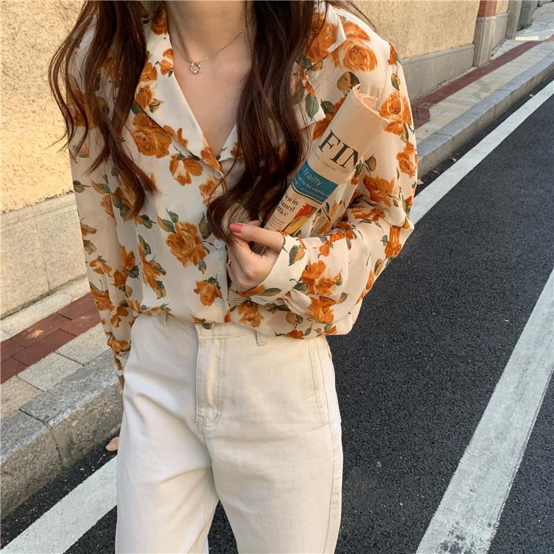 Women's Blouses & Shirts Autumn Retro Temperament White Floral Suit Collar Shirt Chiffon Sunscreen Primer Fashion Blouse, Beige
Women's Blouses & Shirts Autumn Retro Temperament White Floral Suit Collar Shirt Chiffon Sunscreen Primer Fashion Blouse, Beige