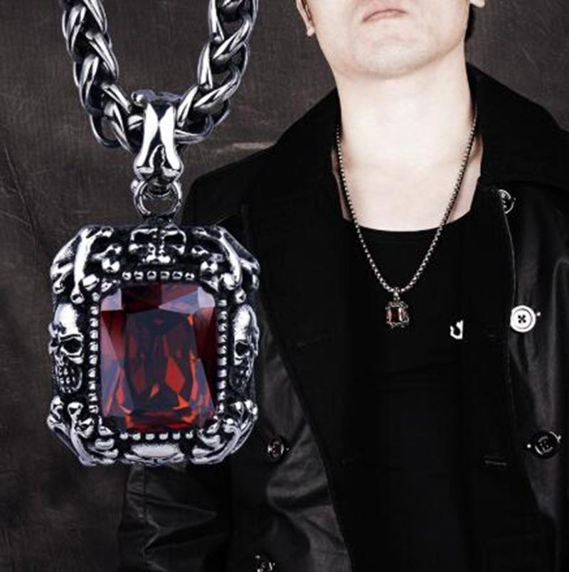 Pendant Necklaces Classic Punk Colorful Glass Inlaid Gothic Skull Carved Men High Quality Metal NecklacePendant
Pendant Necklaces Classic Punk Colorful Glass Inlaid Gothic Skull Carved Men High Quality Metal NecklacePendant