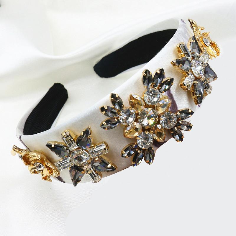 Hair Clips & Barrettes Baroque Luxury Rhinestone Crystal Headband For Women Bridal Accessories Jewelry Runway Bijoux Retro HeadwearHair
Hair Clips & Barrettes Baroque Luxury Rhinestone Crystal Headband For Women Bridal Accessories Jewelry Runway Bijoux Retro HeadwearHair