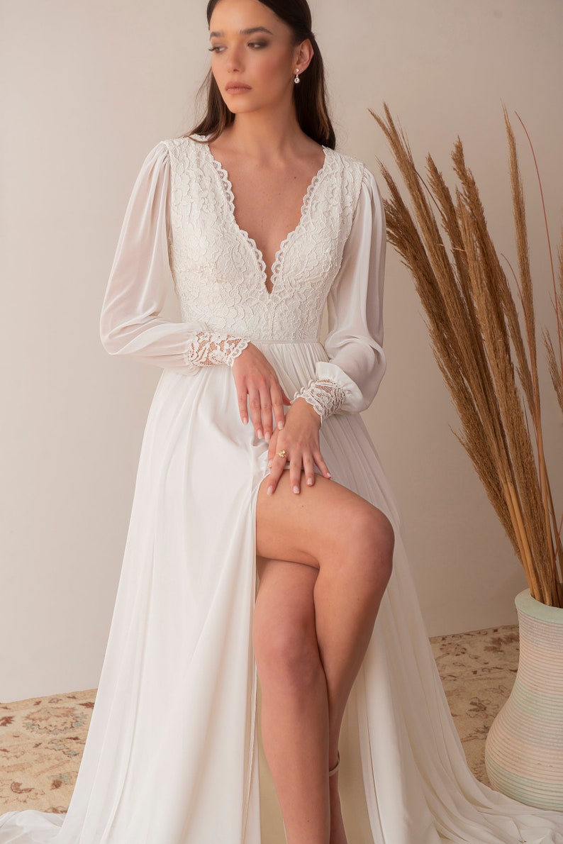 Boho Lace Beach Wedding Dress Sexy High Side Split Bridal Dresses Chiffon Long Sleeve Wedding Gowns Vestido de Noiva