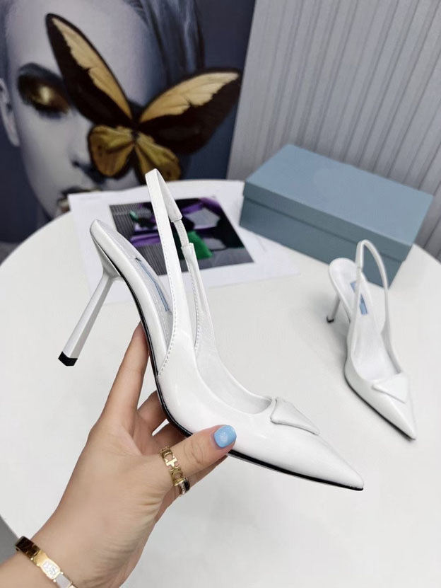 Women's latest formal dress pointed shoes Square heel height 7.5cm leather outsole fashion sexy standard size 35-41, Heel:7.5cm
Women's latest formal dress pointed shoes Square heel height 7.5cm leather outsole fashion sexy standard size 35-41, Heel:7.5cm
