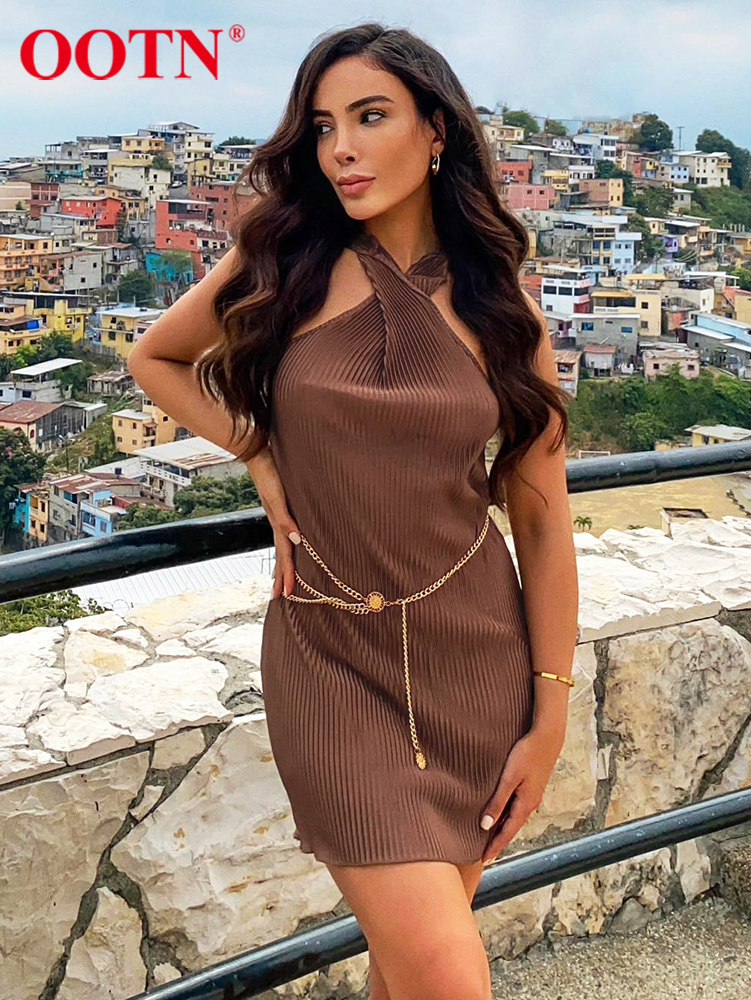 OOTN Sexy Dress Pleated Fabric Halter Criss-Cross Bodycon High Street Mini Dress Stretch Sleeveless Slender Summer Dress Women 220511