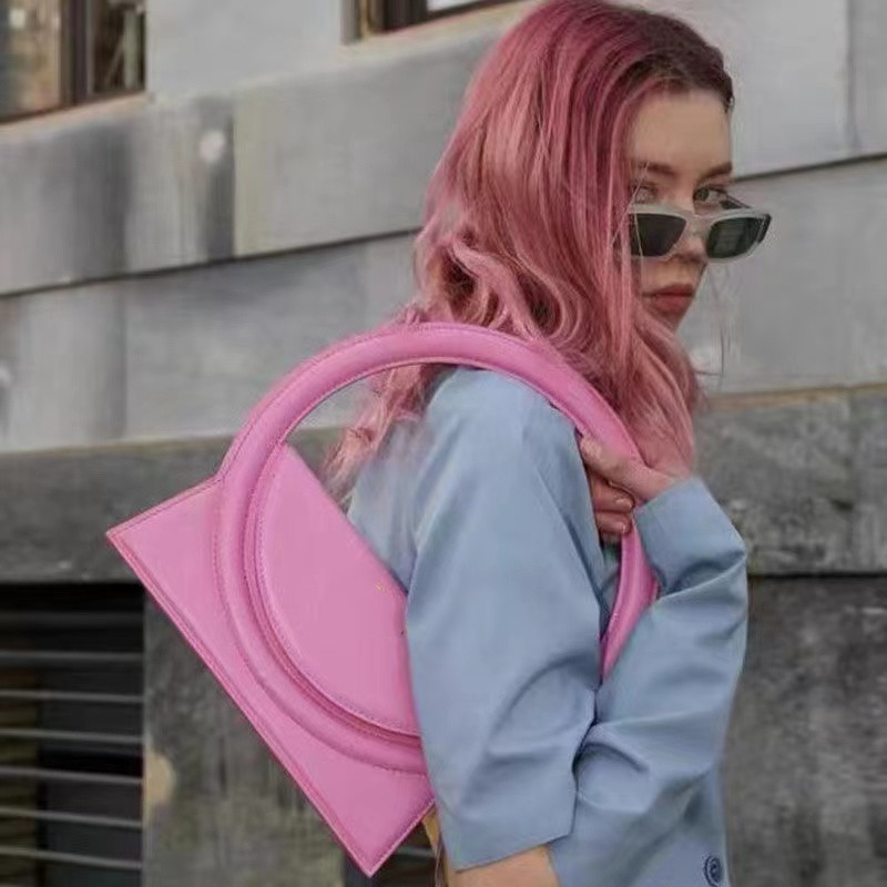 Luxury Mini Bags Fashion Unisex Women Ring handle Cross Body Waist Flap Bag Backpack High-end Messenger Small Shoulder Bag Jacquems Jacq Handbag, Package box
Luxury Mini Bags Fashion Unisex Women Ring handle Cross Body Waist Flap Bag Backpack High-end Messenger Small Shoulder Bag Jacquems Jacq Handbag, Package box