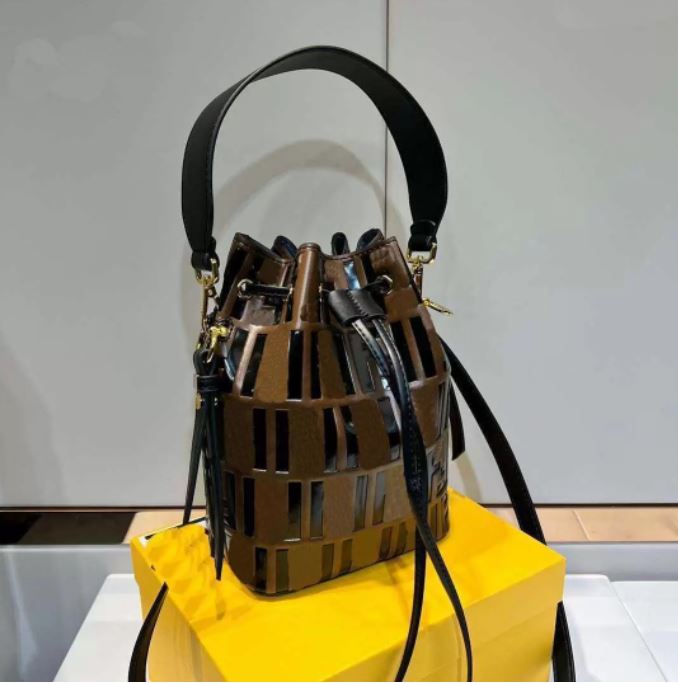 2022 Fashion Mini Bag Chain Crossbody Short Leather Shoulder Strap Simple Pouch Shoulder Strap Luxury Designer Bag 81066, 81066#grey
2022 Fashion Mini Bag Chain Crossbody Short Leather Shoulder Strap Simple Pouch Shoulder Strap Luxury Designer Bag 81066, 81066#grey