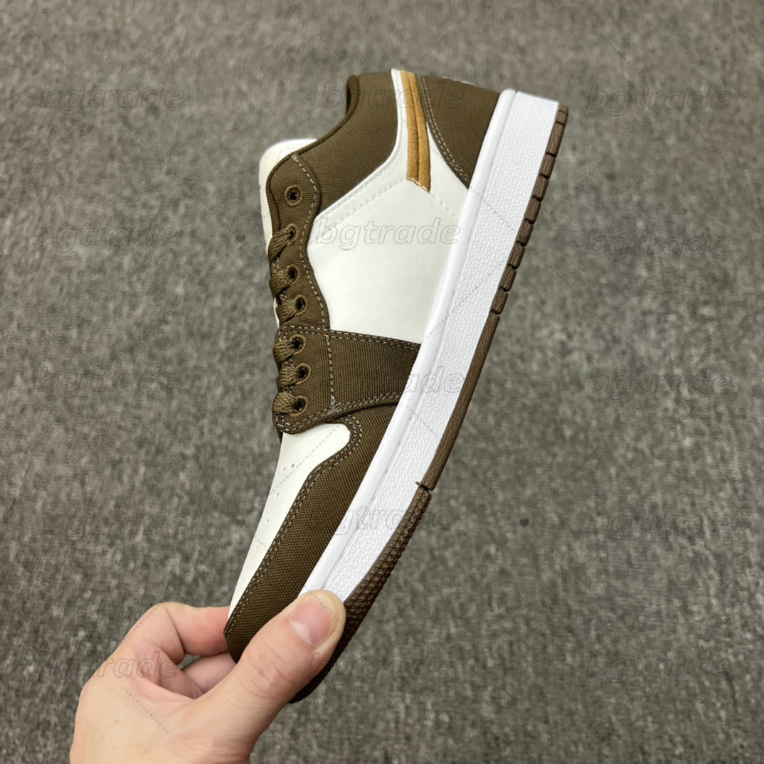 Designer Mens Womens Brown Canvas Mocha Running Shoes 1 Low SE Basketball Shoes Jumpman 1 Classic Fashion Casual Sports Sneakers
Designer Mens Womens Brown Canvas Mocha Running Shoes 1 Low SE Basketball Shoes Jumpman 1 Classic Fashion Casual Sports Sneakers