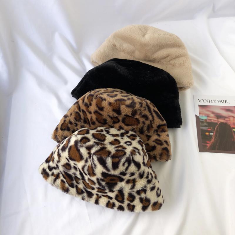 Berets Winter Leopard Print Plush Bucket Hats For Women Tourism Outdoor Warm Hat Soft Velvet Fisherman Cap Panama HatsBerets
Berets Winter Leopard Print Plush Bucket Hats For Women Tourism Outdoor Warm Hat Soft Velvet Fisherman Cap Panama HatsBerets