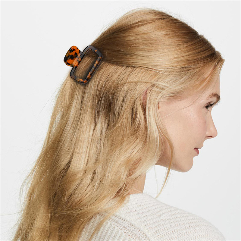 Length 5.3 CM Hollow Out Square Hair Clamp Women Acetic Acid Geometric Hair Claw Clips European Lady Shower Head Wear Ponytail Hairpins Accessories
Length 5.3 CM Hollow Out Square Hair Clamp Women Acetic Acid Geometric Hair Claw Clips European Lady Shower Head Wear Ponytail Hairpins Accessories