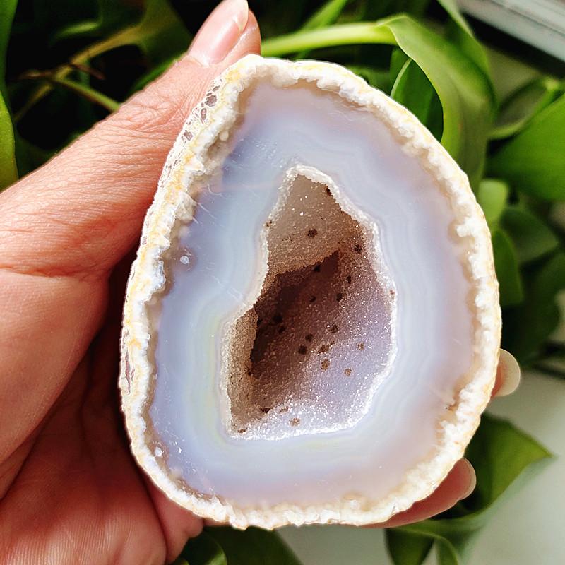 Decorative Objects & Figurines A Natural Diminutive Agate Geode Specimens Of Cave Stones And Crystals Minerals Yn Madagascar
Decorative Objects & Figurines A Natural Diminutive Agate Geode Specimens Of Cave Stones And Crystals Minerals Yn Madagascar