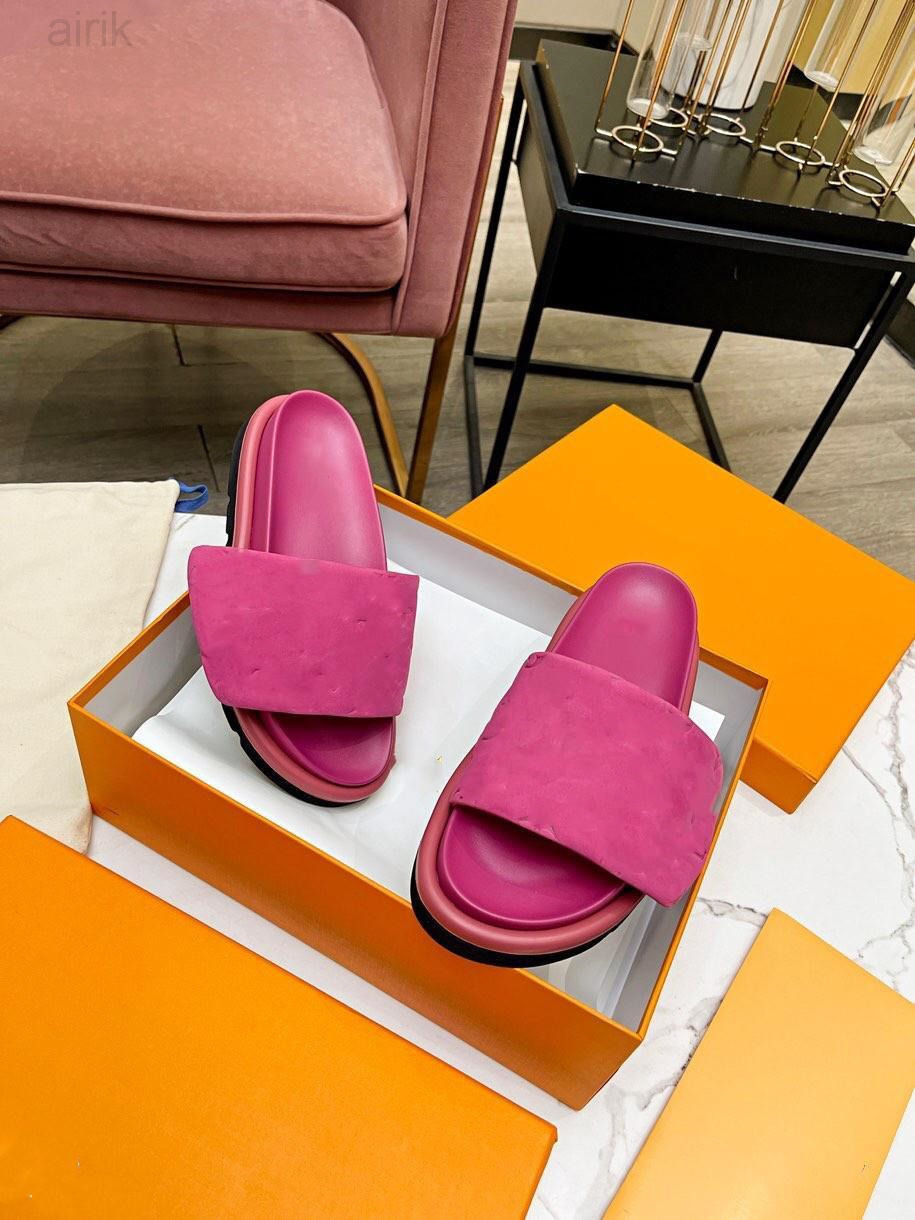 slippers men and Women Fashion Designers Flat Slides Flip Flops couple shoes outdoor home thick-soled summer deodorant trend sandals black, Blue
slippers men and Women Fashion Designers Flat Slides Flip Flops couple shoes outdoor home thick-soled summer deodorant trend sandals black, Blue