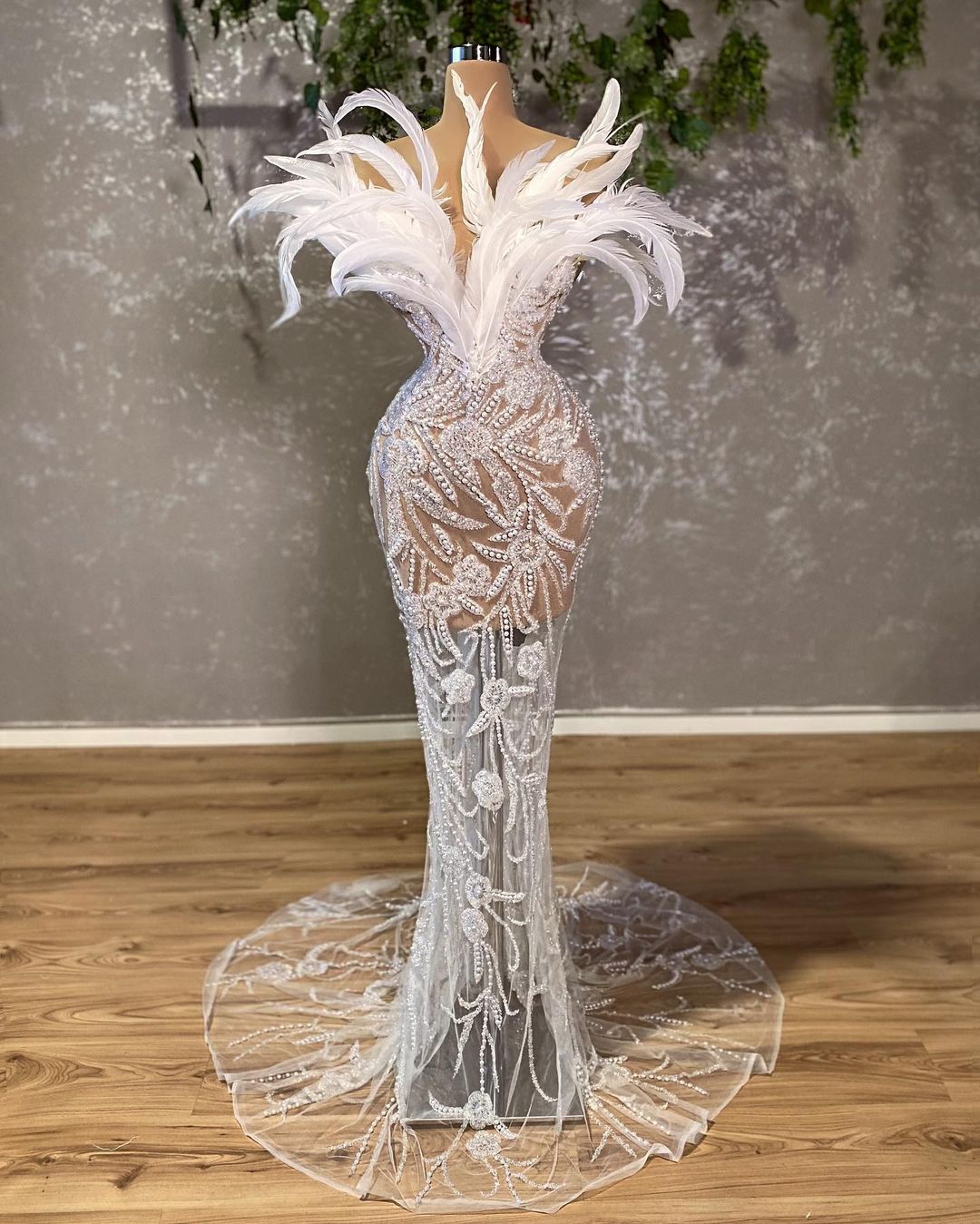 2025 Plus Size Arabic Aso Ebi Mermaid Wedding Dress Sparkly Beaded Crystals Bridal Gowns
