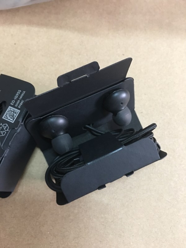 S10 S10E S10P Earbuds Headphones Headset Earphone Microphone for Samsung Galaxy S10 S10E S10P Handfree Headphone EO-IG955, Black
S10 S10E S10P Earbuds Headphones Headset Earphone Microphone for Samsung Galaxy S10 S10E S10P Handfree Headphone EO-IG955, Black