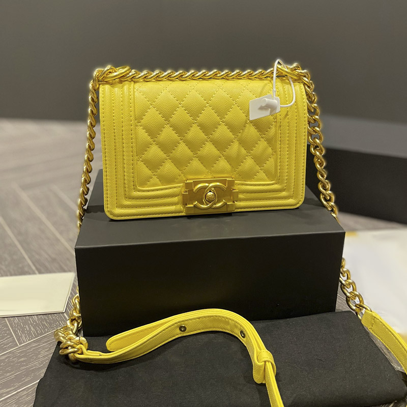 Classic Handbags Women Designer Bag Grained Caviar Boy Crossbody Bags Flap Gold-Tone Metal Chains Handbag Timeless Diamond Quilting Shoulder Bag For Womens 18CM ZH, Multi-color
Classic Handbags Women Designer Bag Grained Caviar Boy Crossbody Bags Flap Gold-Tone Metal Chains Handbag Timeless Diamond Quilting Shoulder Bag For Womens 18CM ZH, Multi-color