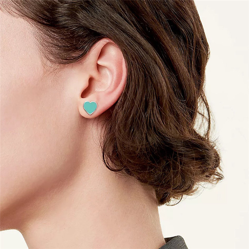 Charm Heart Earrings Designer Women Jewelry Blue Silver Ear Studs Luxury Ornaments Woman Party Wedding Love Hoop Earrings Ohrring Hoops
Charm Heart Earrings Designer Women Jewelry Blue Silver Ear Studs Luxury Ornaments Woman Party Wedding Love Hoop Earrings Ohrring Hoops