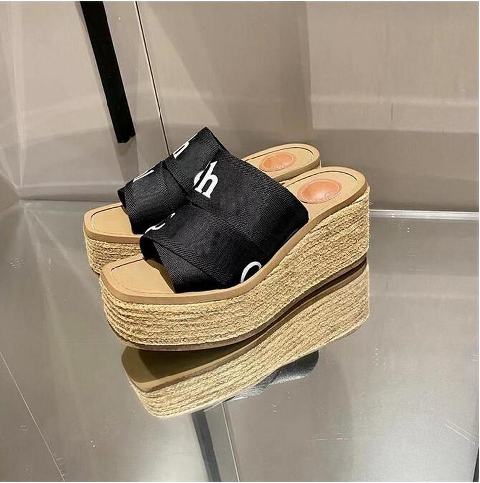 2022 outdoor slipper shoes women CHIOE CLOE woody tote mules flat sandals slides designer canvas slippers beige white black 02C1D
2022 outdoor slipper shoes women CHIOE CLOE woody tote mules flat sandals slides designer canvas slippers beige white black 02C1D