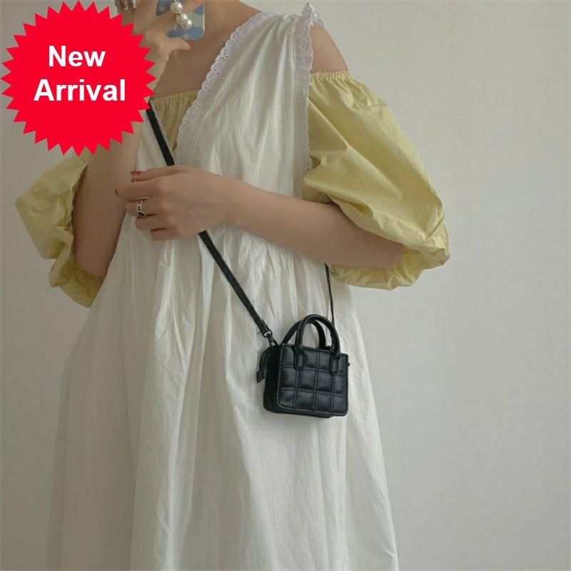 Tide Brand Wholesale Sewing Design Mini Cute Small Bag Fashion Trend Shoulder Crossbody Bags, White + leather shoulder strap + pearl
Tide Brand Wholesale Sewing Design Mini Cute Small Bag Fashion Trend Shoulder Crossbody Bags, White + leather shoulder strap + pearl