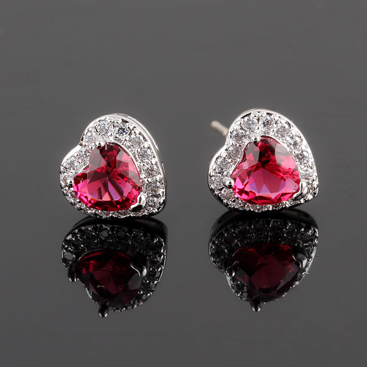 Charm Love AAA crystal Zircon Earrings Korean simple Earrings 925 silver needle girls' factory direct sales
Charm Love AAA crystal Zircon Earrings Korean simple Earrings 925 silver needle girls' factory direct sales