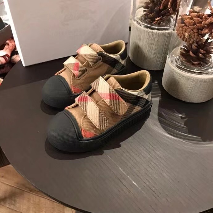 kid shoes white autumn fashion baby girl sport running sneakers cute cartoon design girls boutique outdoor shoe eu 26-35 send with box
kid shoes white autumn fashion baby girl sport running sneakers cute cartoon design girls boutique outdoor shoe eu 26-35 send with box