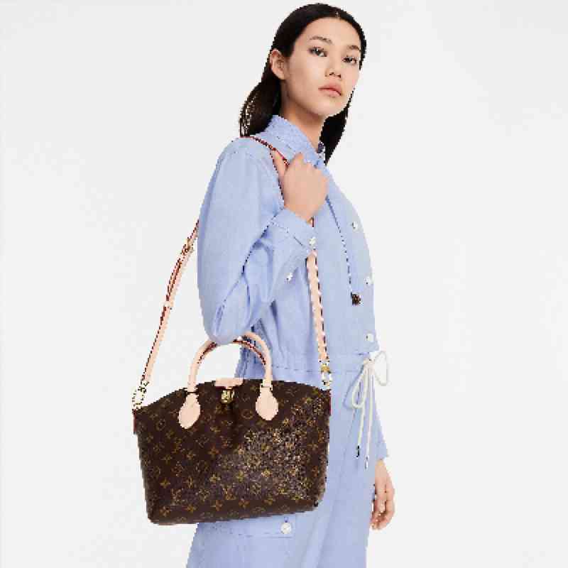 Luxury Handbags Brand Bags M45986 BOETIE PM BAG Luxury Brand Designer Women Shopping Bags tote MAN travel bag real leather Handbags Shoulder, Picture show
Luxury Handbags Brand Bags M45986 BOETIE PM BAG Luxury Brand Designer Women Shopping Bags tote MAN travel bag real leather Handbags Shoulder, Picture show